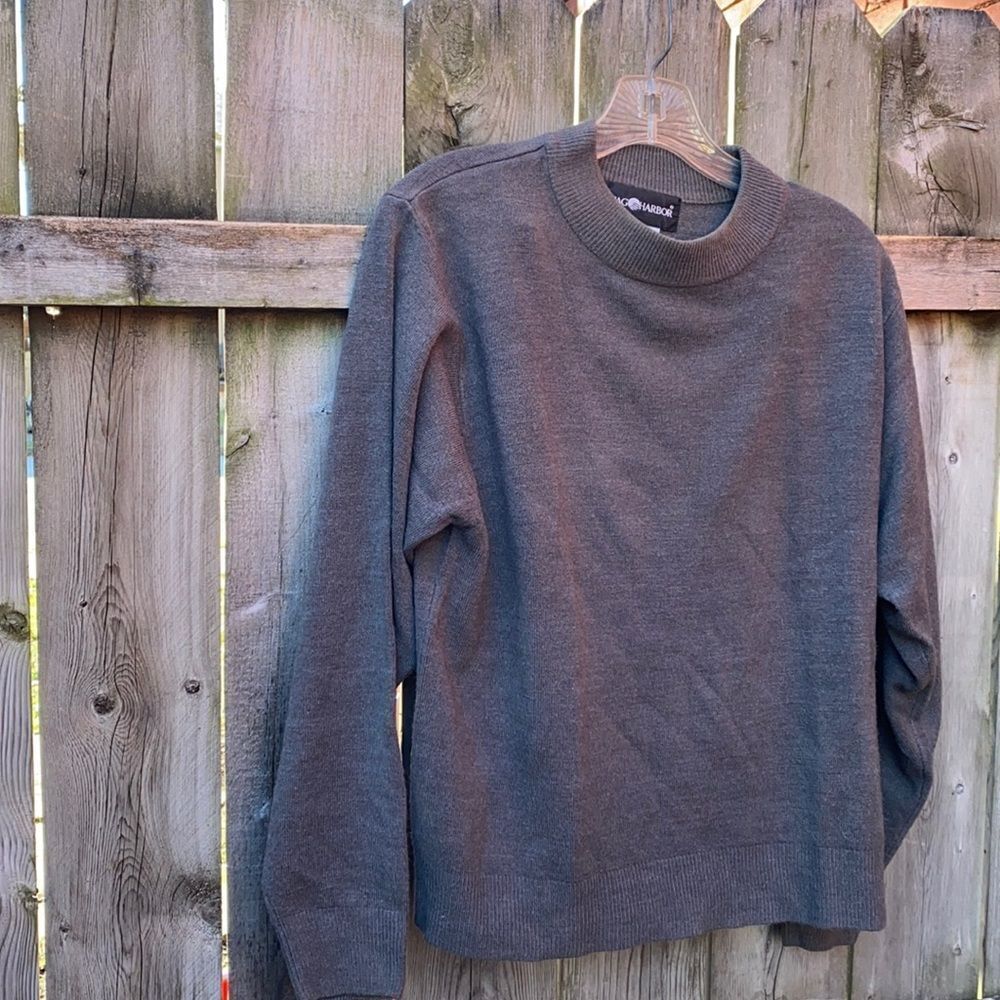 Sag Harbor Gray sweater sz. M
